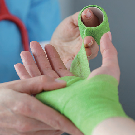 كيفية استخدام الضمادة المتماسكة غير المنسوجة؟